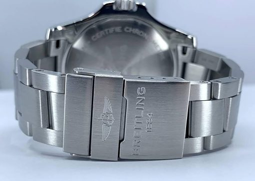 BREITLING  Superocean Automatic Chronometer Silver Dial Men’s Watch Item No. A17375E71G1A1