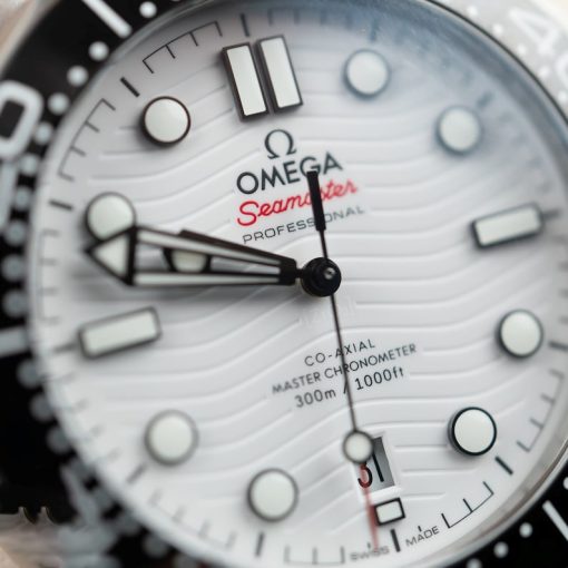 OMEGA Seamaster Automatic White Dial Men’s Watch Item No. 210.32.42.20.04.001