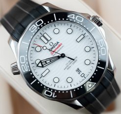 OMEGA Seamaster Automatic White Dial Men’s Watch Item No. 210.32.42.20.04.001