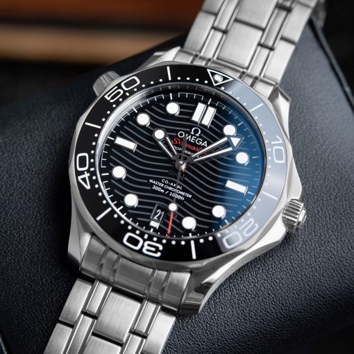 OMEGA Seamaster Automatic Chronometer Black Dial Men’s Watch Item No. 210.30.42.20.01.001